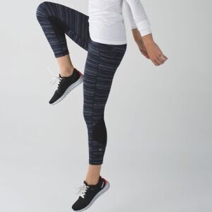 LULULEMON Pace Rival Crop *22" Cyber Stripe Naval Blue Black / Black